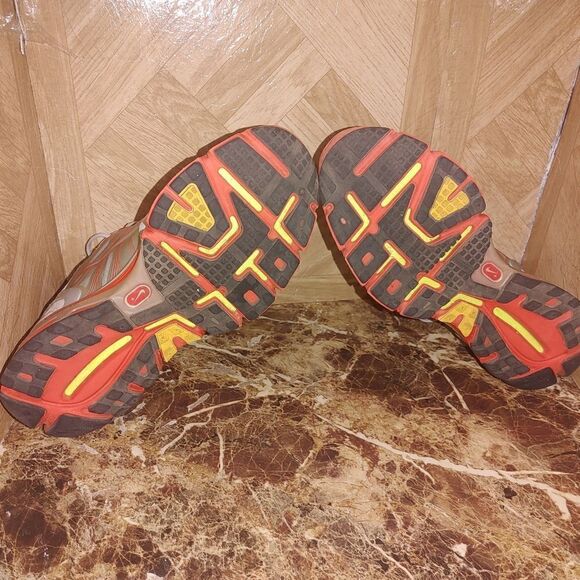 Nike women's Lunarglide livestrong gray running shoes size 6.5. A74 - Picture 4 of 11